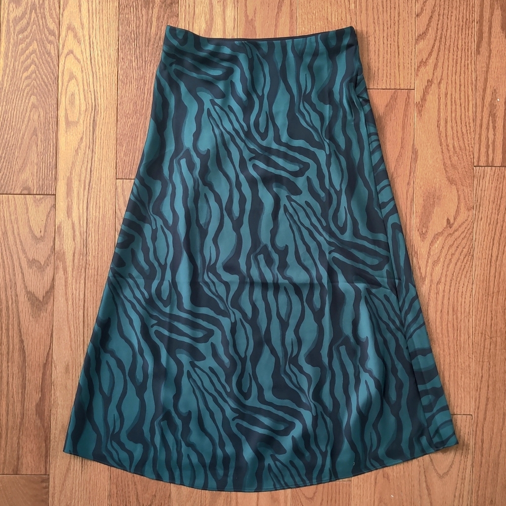 *JCREW* Green tiger print midi skirt